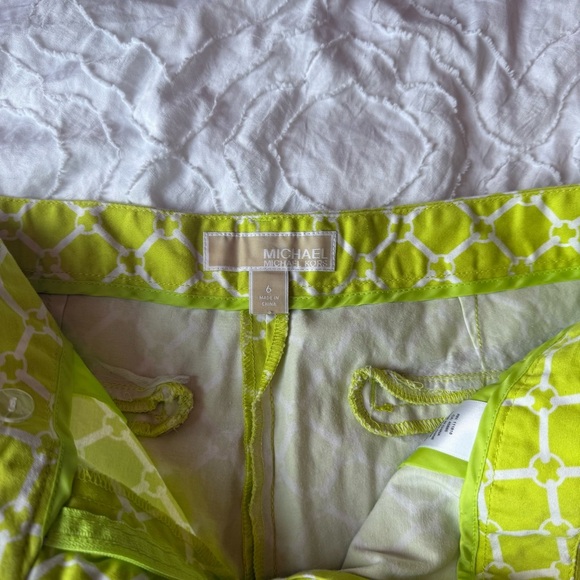 MICHAEL Michael Kors Green and White Shorts Design - Picture 7 of 10